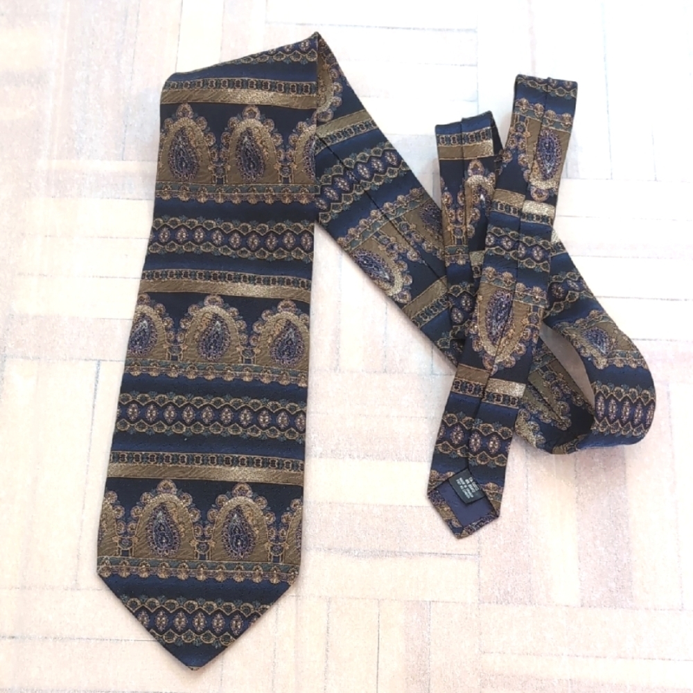 Christian Dior paisley silk tie